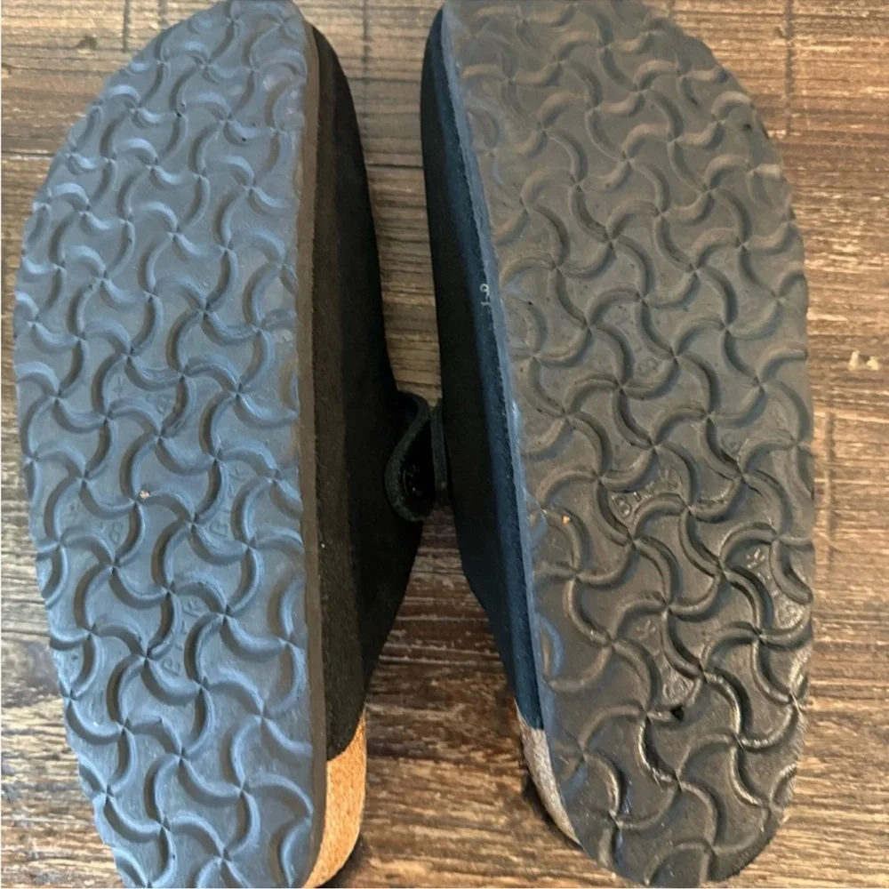 Black suede Shearling-Lined Clogs - Picture 6 of 8
